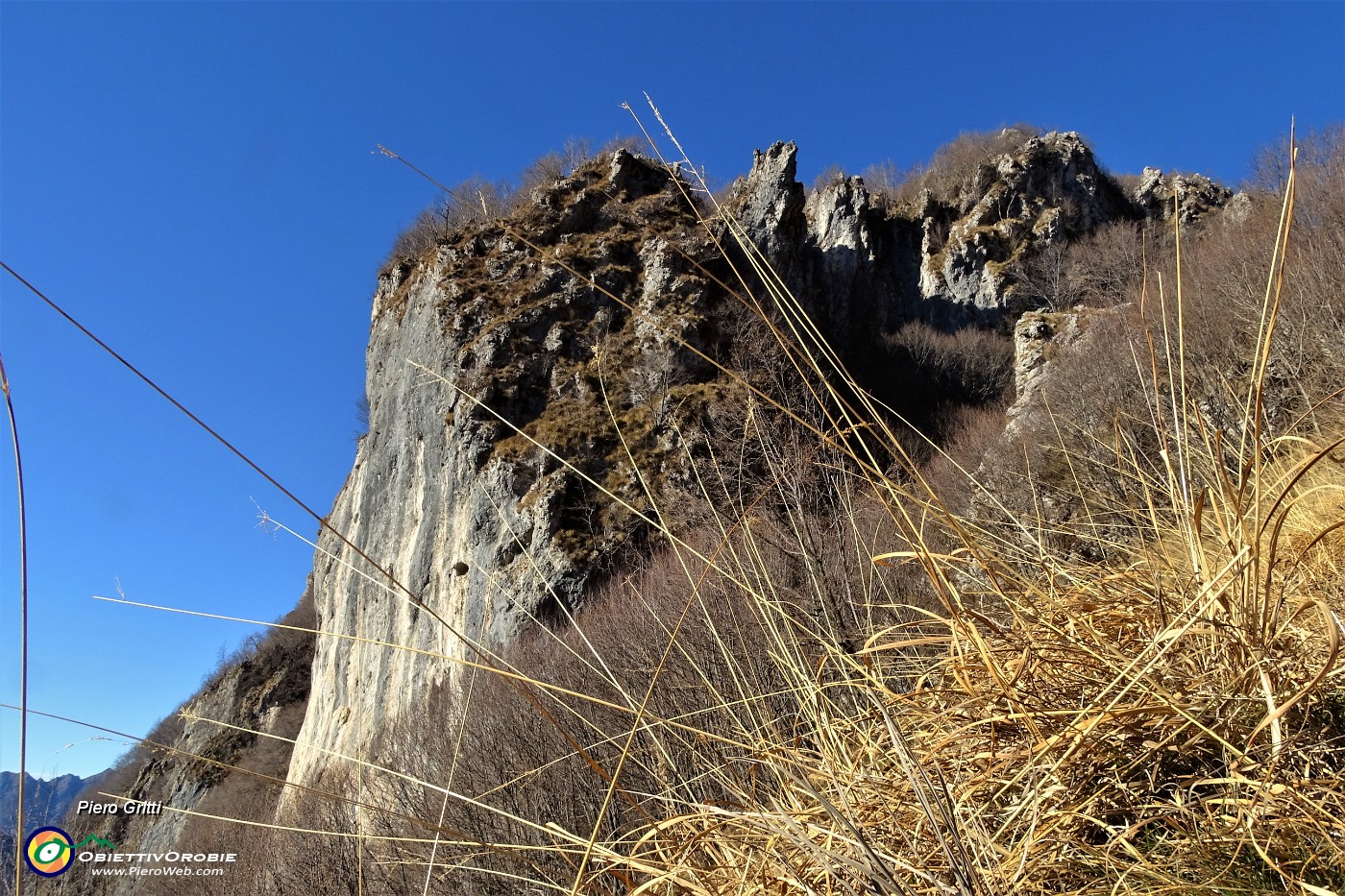 38 Altra falesia d'arrampicata.JPG